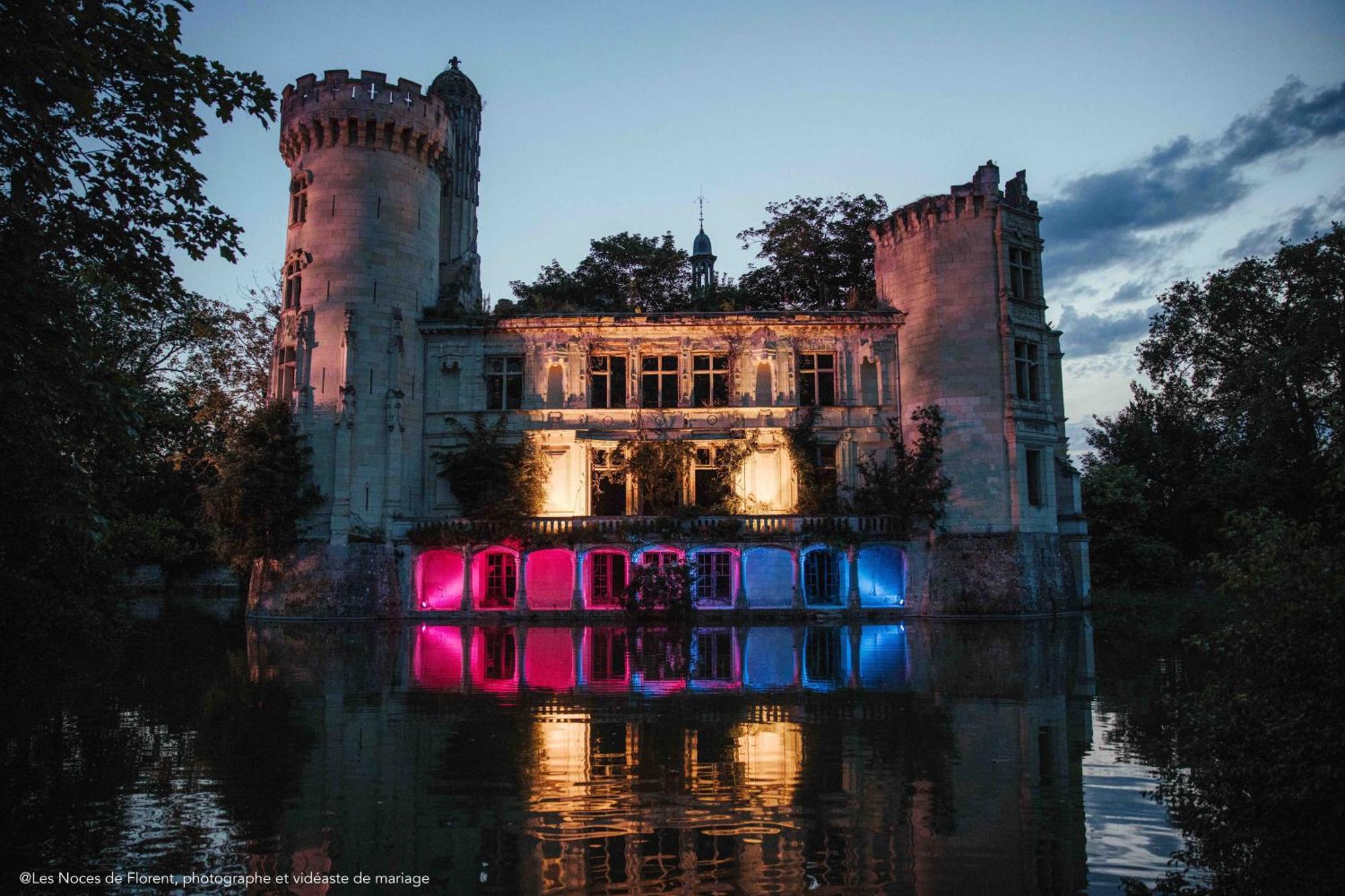 Ecolodges De Reve Dans Un Chateau De Conte De Fees Les-Trois-Moutiers Exteriör bild
